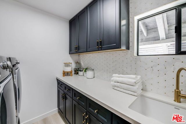4961 Marmol Drive, Los Angeles, CA 91364