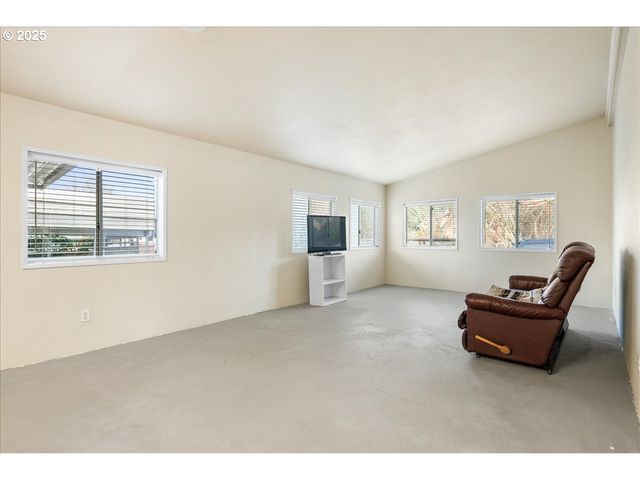 2305 FISHER Rd, Salem, OR 97305