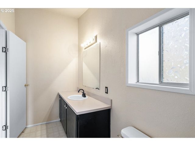 2305 FISHER Rd, Salem, OR 97305