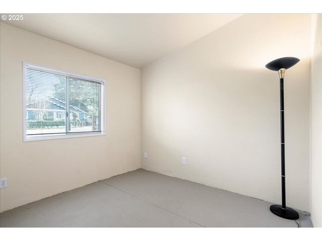 2305 FISHER Rd, Salem, OR 97305