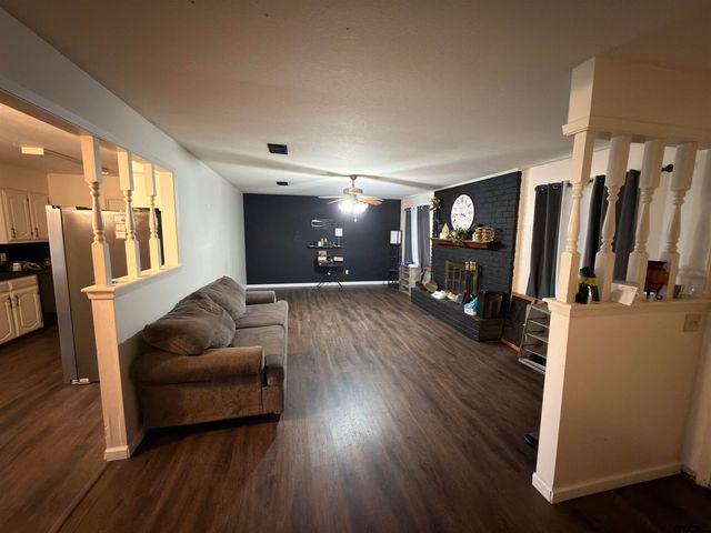 100 HOLLYWOOD, Arp, TX 75750