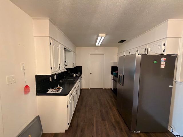 100 HOLLYWOOD, Arp, TX 75750