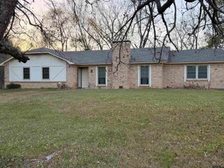 100 HOLLYWOOD, Arp, TX 75750