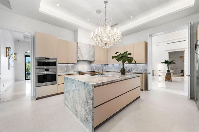 4013 Country Club Lane, Fort Lauderdale, FL 33308