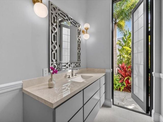 4013 Country Club Lane, Fort Lauderdale, FL 33308