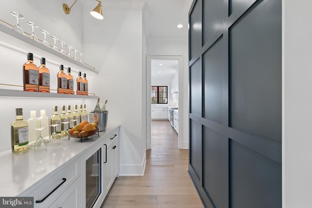 1709 N HARVARD ST, Arlington, VA 22201