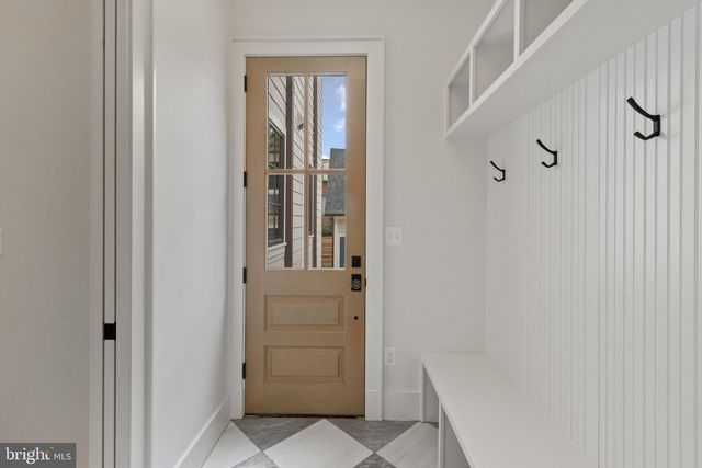 1709 N HARVARD ST, Arlington, VA 22201