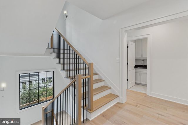 1709 N HARVARD ST, Arlington, VA 22201