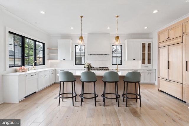 1709 N HARVARD ST, Arlington, VA 22201