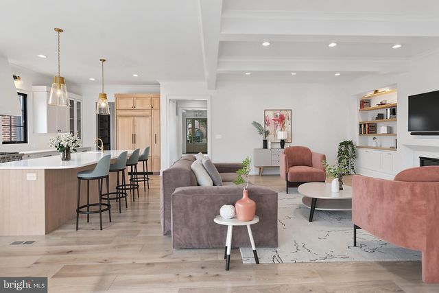 1709 N HARVARD ST, Arlington, VA 22201