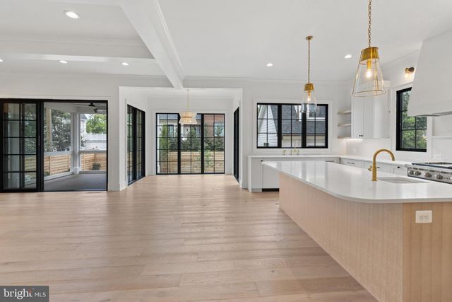 1709 N HARVARD ST, Arlington, VA 22201