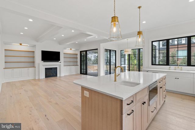 1709 N HARVARD ST, Arlington, VA 22201