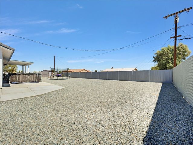 11515 Tamarisk Avenue, Hesperia, CA 92345