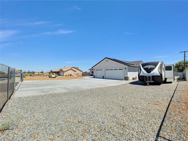 11515 Tamarisk Avenue, Hesperia, CA 92345