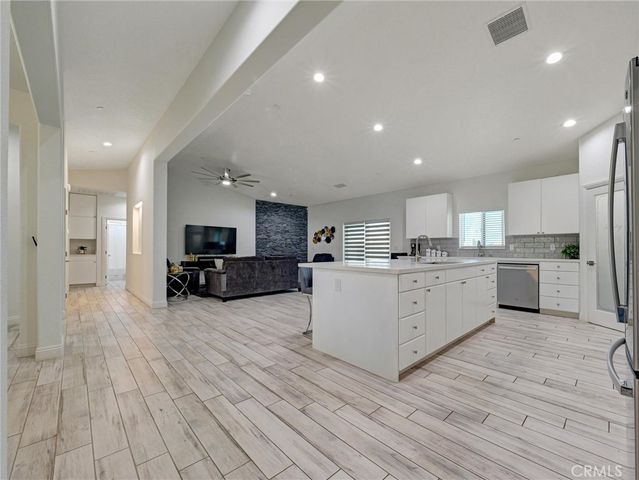 11515 Tamarisk Avenue, Hesperia, CA 92345