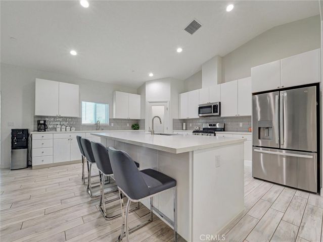 11515 Tamarisk Avenue, Hesperia, CA 92345