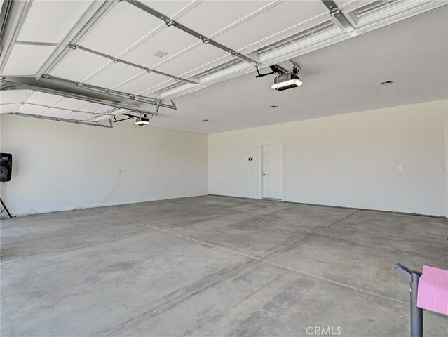 11515 Tamarisk Avenue, Hesperia, CA 92345