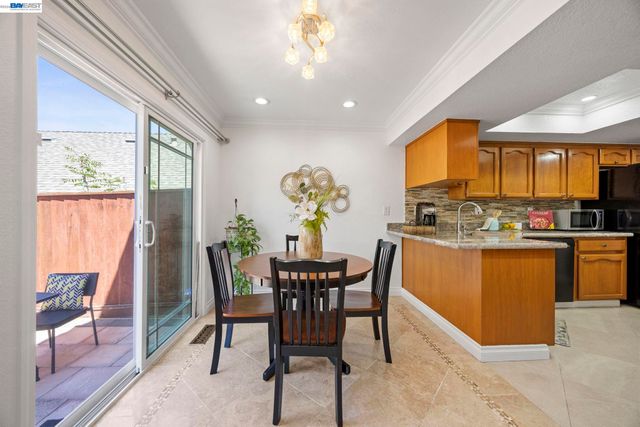 2859 El Capitan Dr, Pleasanton, CA 94566