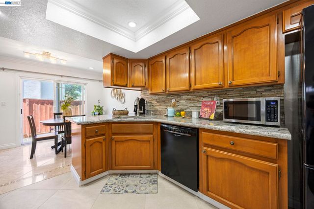 2859 El Capitan Dr, Pleasanton, CA 94566