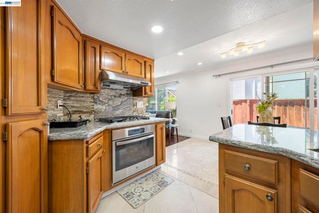2859 El Capitan Dr, Pleasanton, CA 94566