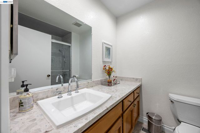 2859 El Capitan Dr, Pleasanton, CA 94566