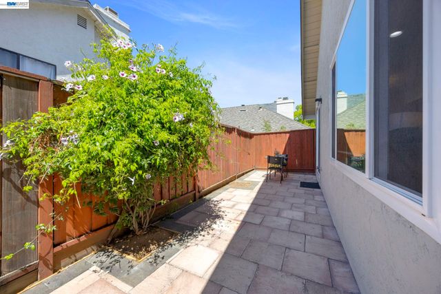 2859 El Capitan Dr, Pleasanton, CA 94566