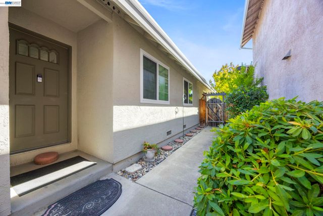 2859 El Capitan Dr, Pleasanton, CA 94566