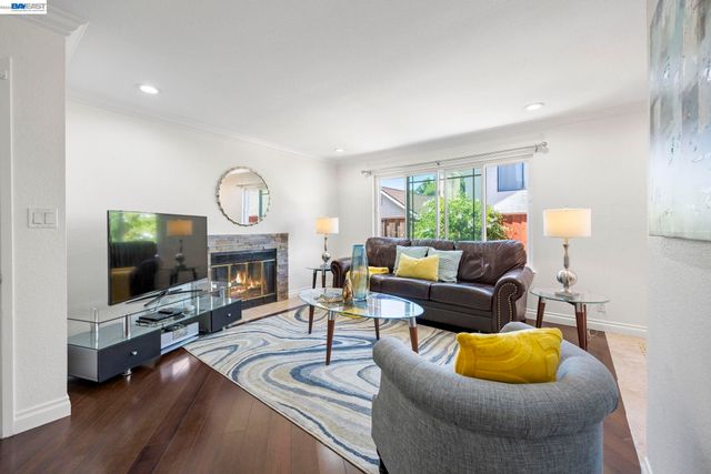 2859 El Capitan Dr, Pleasanton, CA 94566