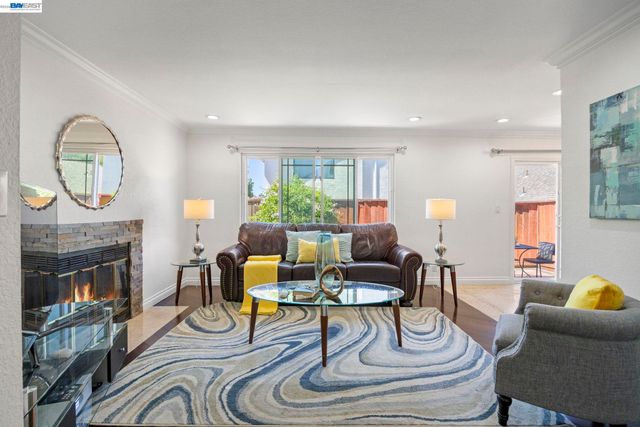 2859 El Capitan Dr, Pleasanton, CA 94566