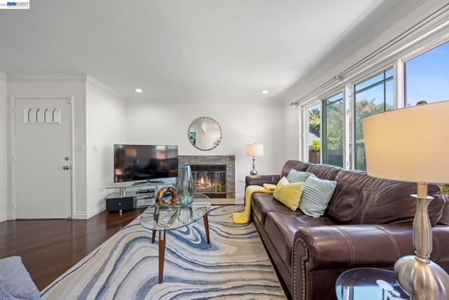 2859 El Capitan Dr, Pleasanton, CA 94566