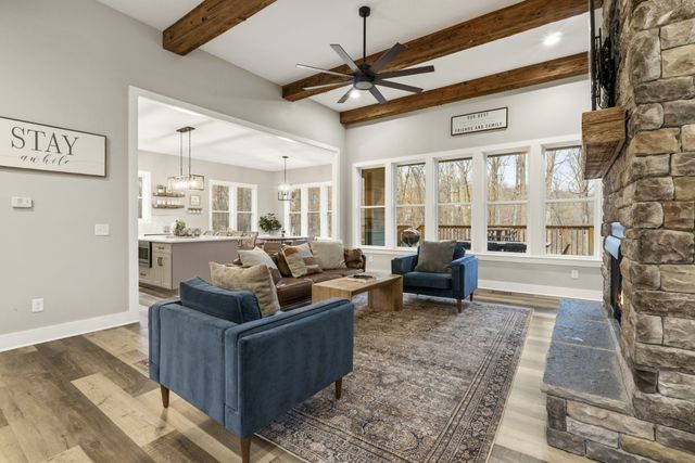 1073 Split Rail Cir, Kingston Springs, TN 37082