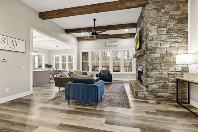 1073 Split Rail Cir, Kingston Springs, TN 37082