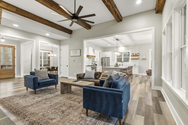 1073 Split Rail Cir, Kingston Springs, TN 37082