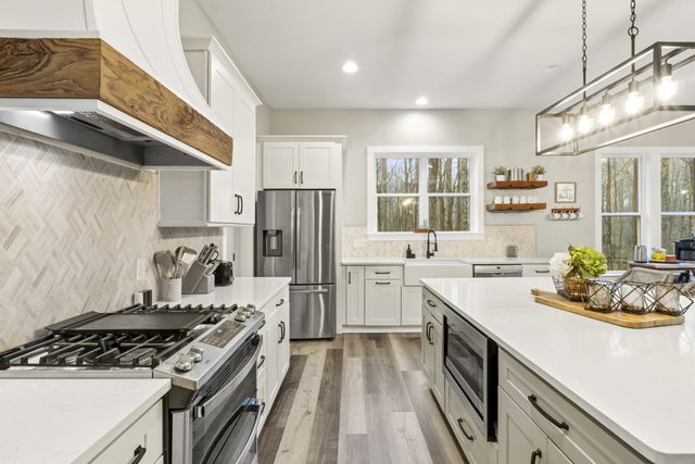 1073 Split Rail Cir, Kingston Springs, TN 37082