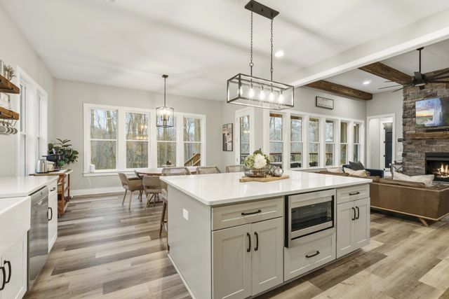 1073 Split Rail Cir, Kingston Springs, TN 37082