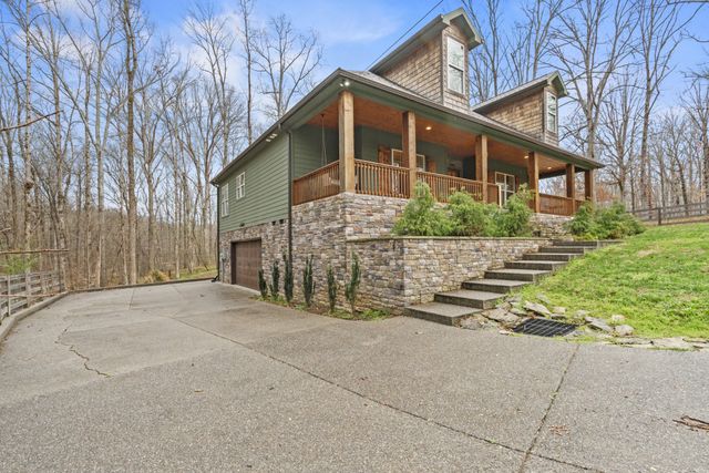1073 Split Rail Cir, Kingston Springs, TN 37082
