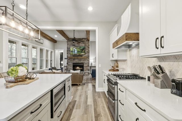 1073 Split Rail Cir, Kingston Springs, TN 37082