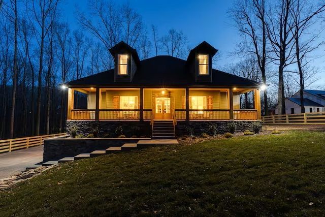 1073 Split Rail Cir, Kingston Springs, TN 37082