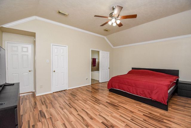 2235 Heatherwood Drive, Missouri City, TX 77489