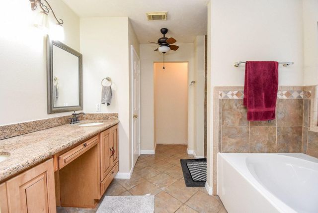 2235 Heatherwood Drive, Missouri City, TX 77489