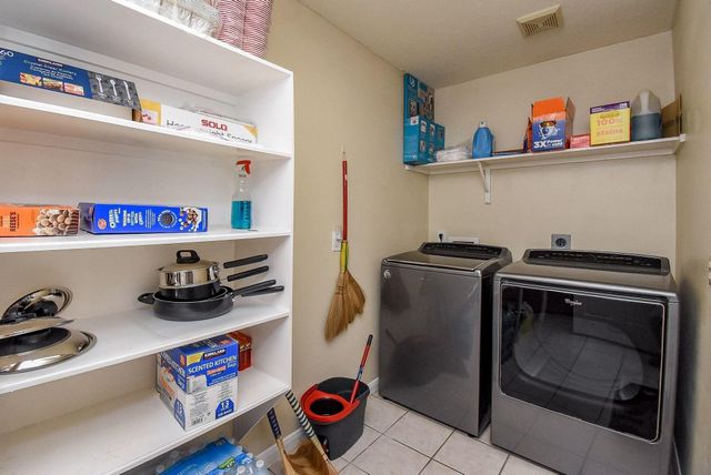 2235 Heatherwood Drive, Missouri City, TX 77489