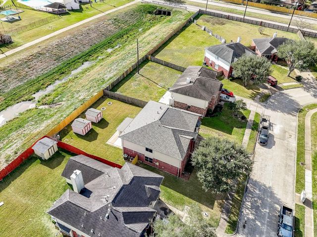 2235 Heatherwood Drive, Missouri City, TX 77489