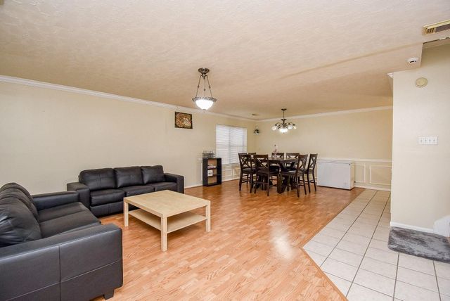 2235 Heatherwood Drive, Missouri City, TX 77489