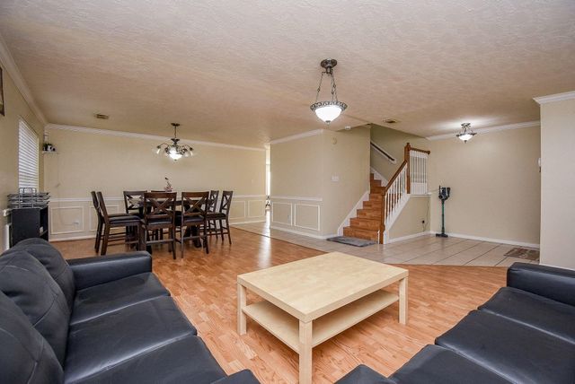 2235 Heatherwood Drive, Missouri City, TX 77489