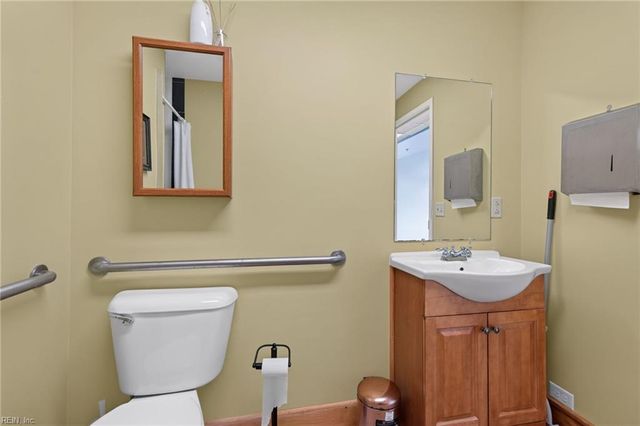 1075 Loftis BLVD, Newport News, VA 23606