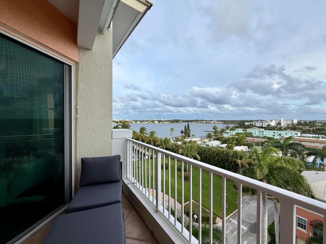 804 E Windward Way Ph15, Lantana, FL 33462