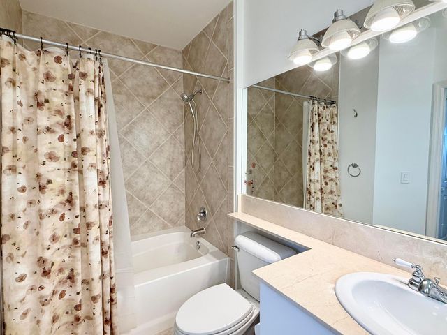 804 E Windward Way Ph15, Lantana, FL 33462
