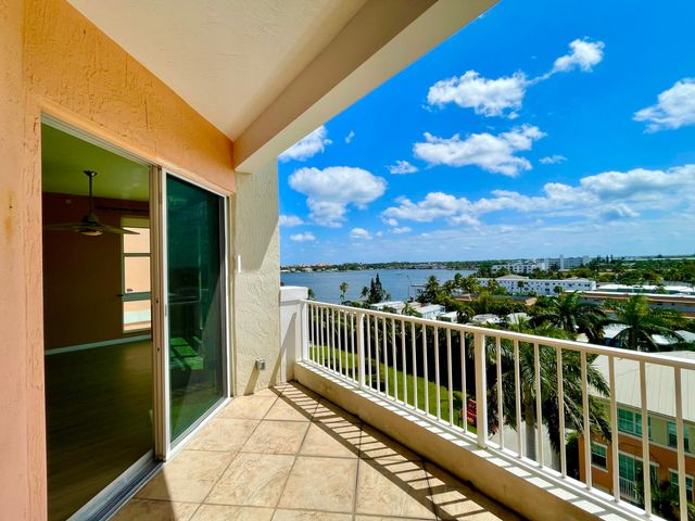 804 E Windward Way Ph15, Lantana, FL 33462