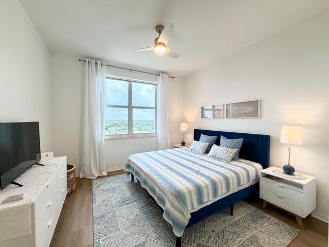 804 E Windward Way Ph15, Lantana, FL 33462