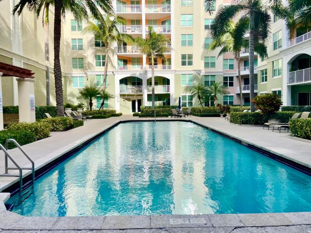 804 E Windward Way Ph15, Lantana, FL 33462